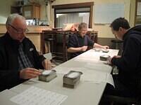 Ama-ON4HRT-QSL KAARTEN ON1418WAR verwerken ON6DSL (10)
